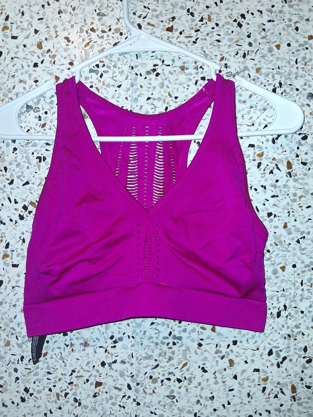 Victoria Sport Magenta Sports Bra Size Large No Padding Wireless Racerback